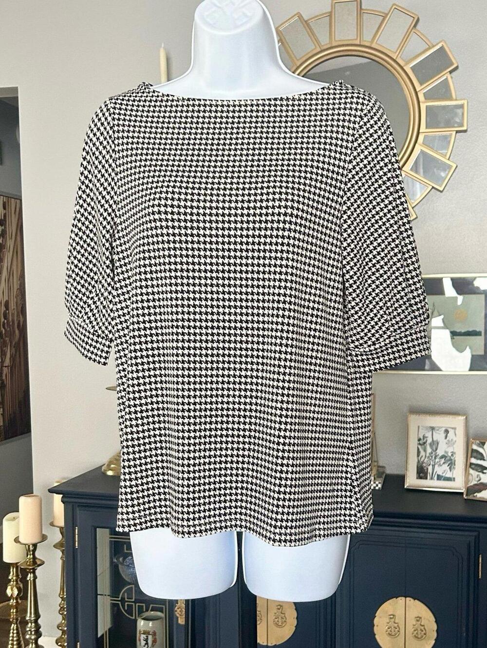H&M Houndstooth Black and White Blouse for Women in Size Small